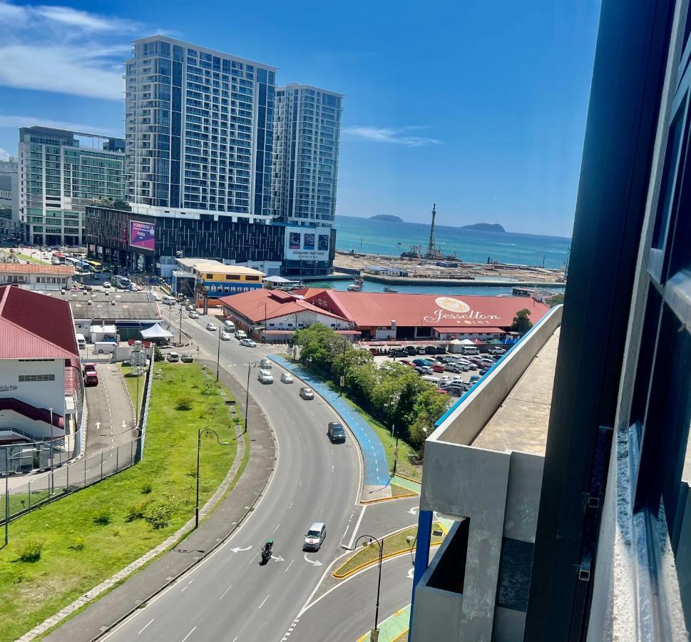 Botiza Suites At Jesselton Quay Kota Kinabalu Ngoại thất bức ảnh