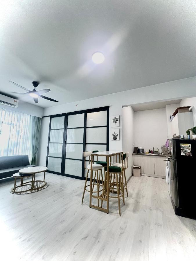 Botiza Suites At Jesselton Quay Kota Kinabalu Ngoại thất bức ảnh