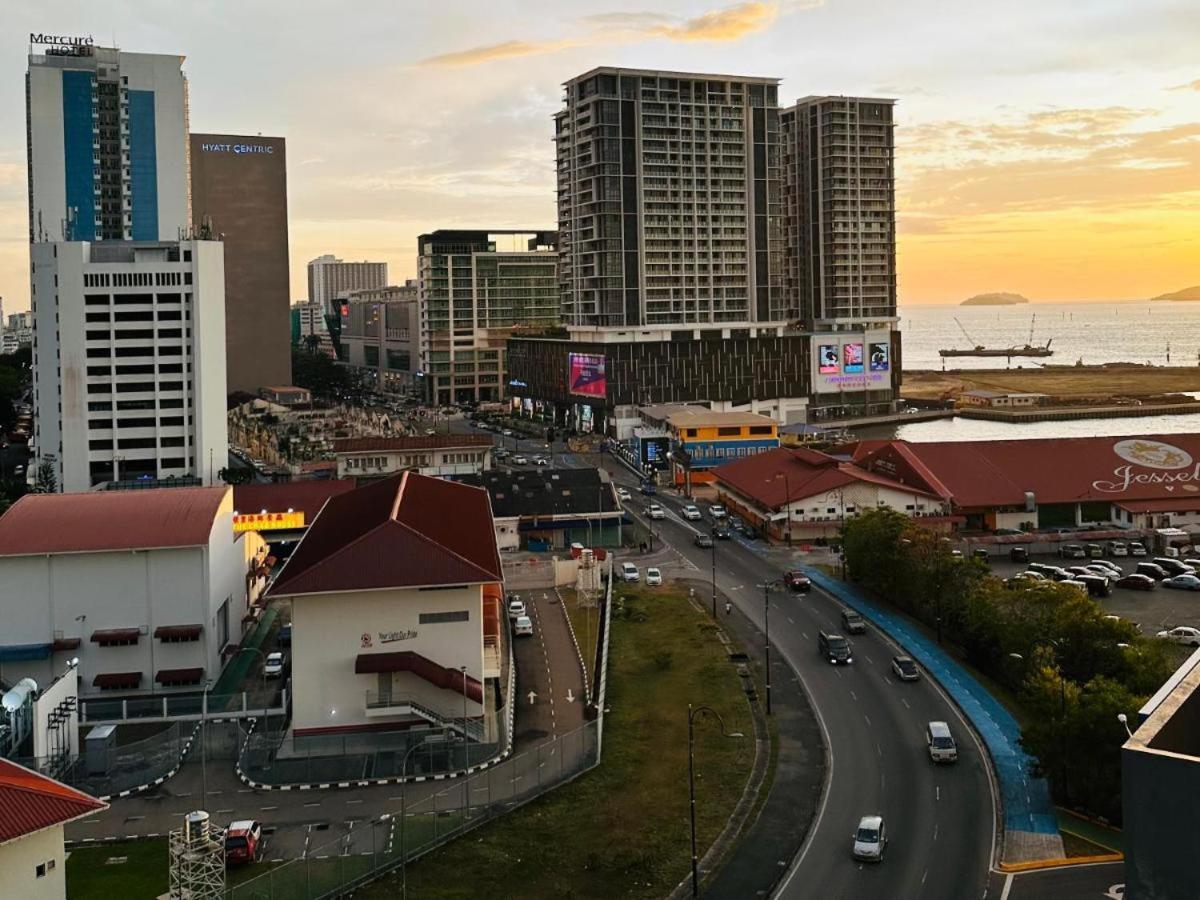 Botiza Suites At Jesselton Quay Kota Kinabalu Ngoại thất bức ảnh